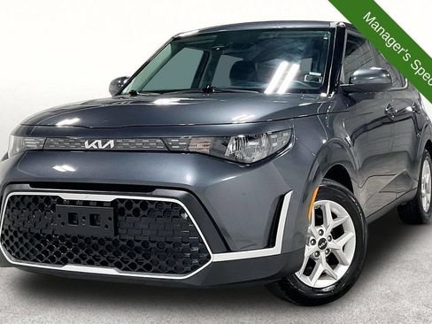 Used 2025 Kia Soul LX w/ LX Technology Package FWD image 14