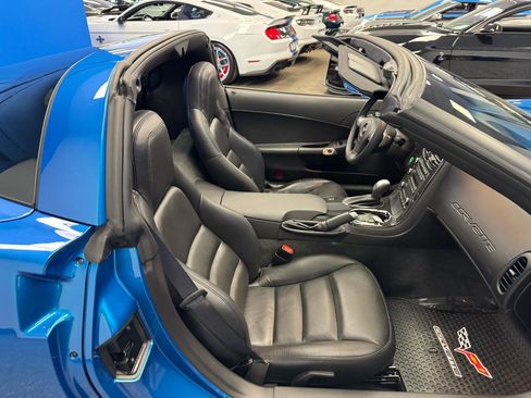 Used 2011 Chevrolet Corvette Coupe w/ 1LT RWD image 15