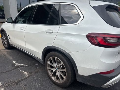Used 2022 BMW X5 xDrive40i w/ Premium Package image 3
