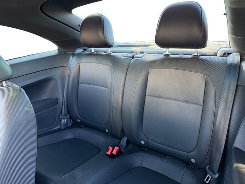 Used 2018 Volkswagen Beetle 2.0T S w/ Style & Comfort Package For S image 11