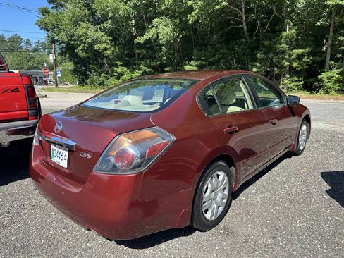 Used 2010 Nissan Altima 2.5 S FWD image 19