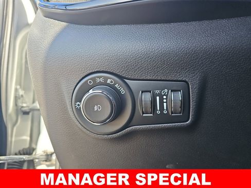 New 2026 Jeep Compass Latitude image 24