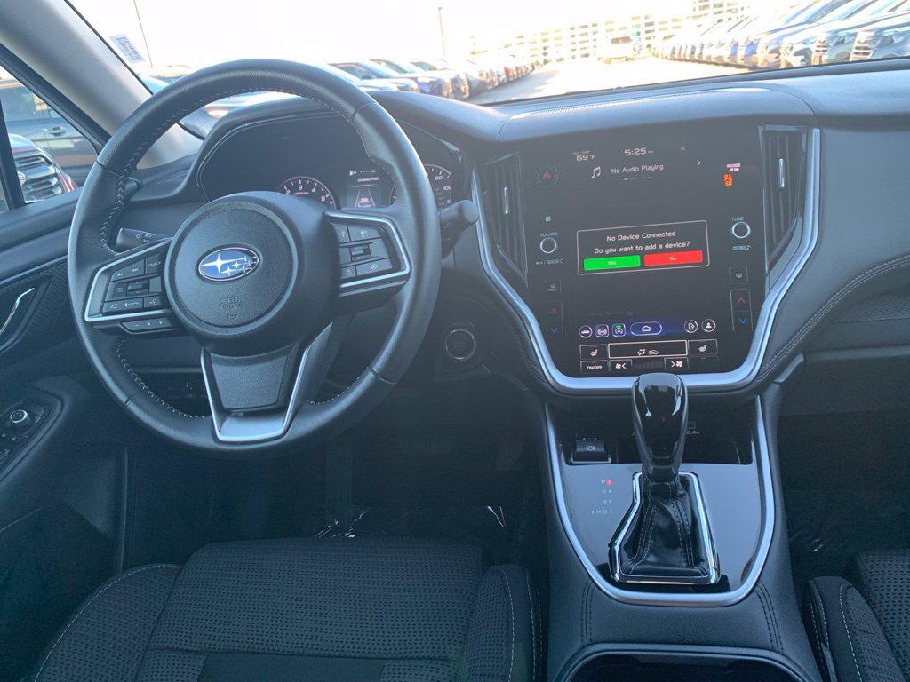Used 2025 Subaru Outback Premium AWD/4WD image 11