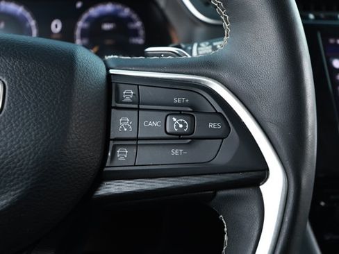 Used 2023 Jeep Grand Cherokee L Laredo w/ Luxury Tech Group I AWD/4WD image 14