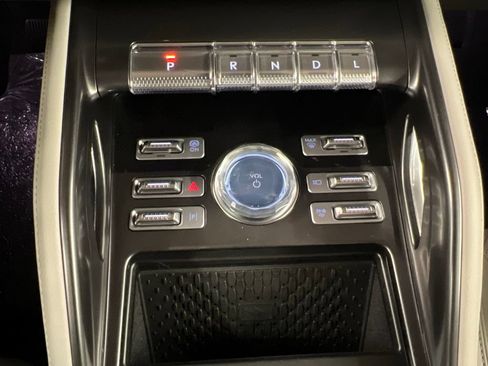 Used 2026 Lincoln Nautilus Reserve AWD/4WD image 19