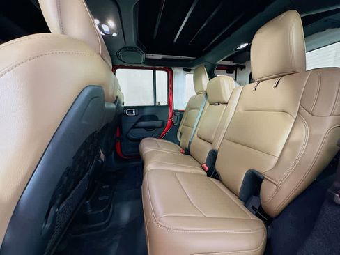 Used 2022 Jeep Wrangler Unlimited Rubicon w/ Steel Bumper Group image 15