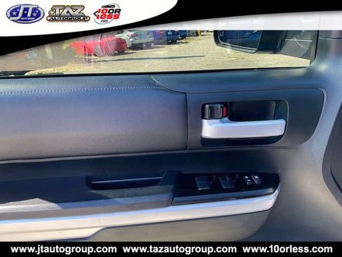 Used 2017 Toyota Tundra SR5 w/ SR5 Upgrade Package RWD image 11