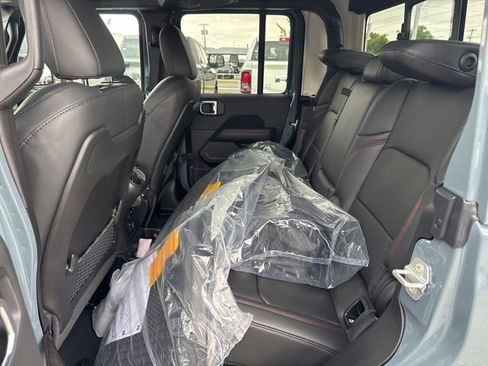 New 2026 Jeep Gladiator Rubicon AWD/4WD image 11