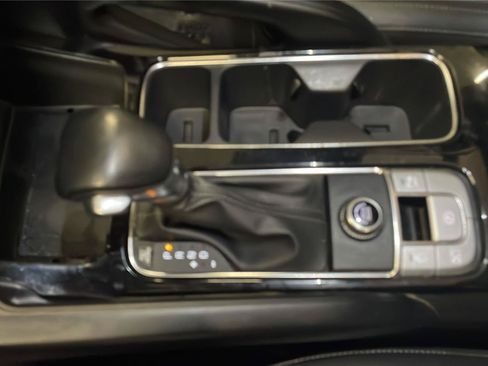 Used 2022 Kia Telluride S FWD image 19