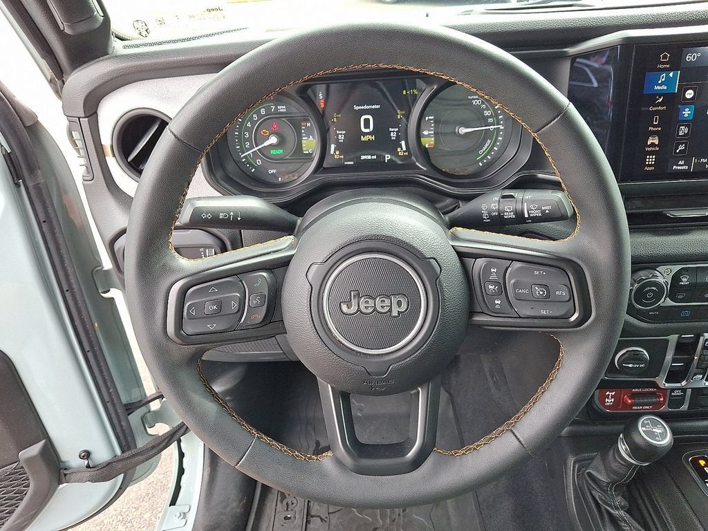 Used 2024 Jeep Wrangler Unlimited AWD/4WD image 19