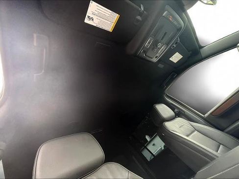 Used 2025 GMC Yukon XL Denali image 28