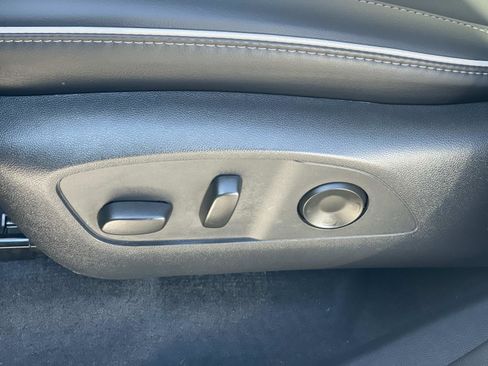 Used 2025 Buick Enclave Preferred image 24