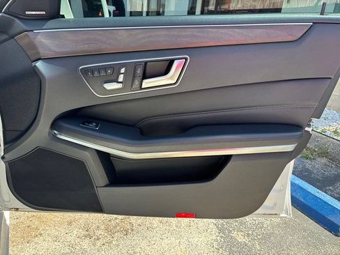 Used 2014 Mercedes-Benz E 250 BlueTEC Sedan image 60