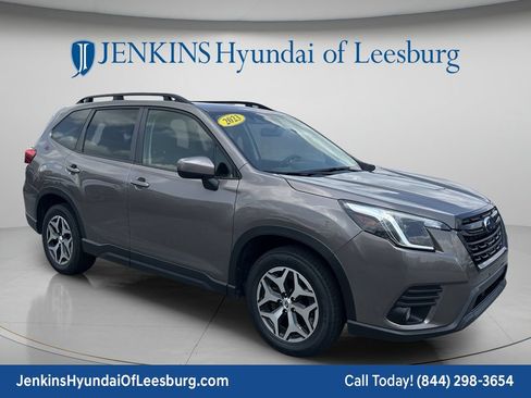 Used 2023 Subaru Forester Premium AWD/4WD image 1