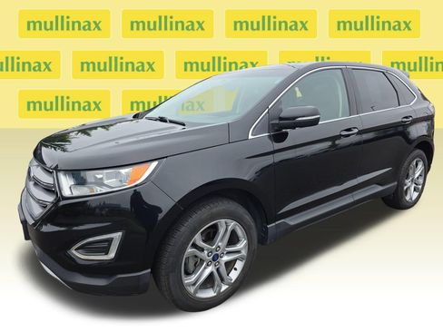 Used 2017 Ford Edge Titanium w/ Equipment Group 301A FWD image 10