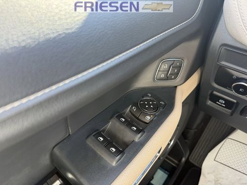 Used 2022 Ford Expedition Max Limited image 12