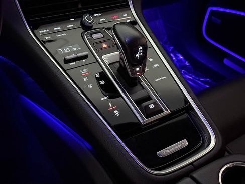 Used 2018 Porsche Panamera 4 AWD/4WD image 39