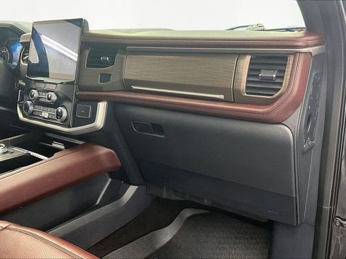 Certified 2022 Ford Expedition Limited image 17