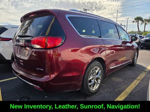 Used 2018 Chrysler Pacifica Limited FWD image 5
