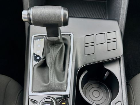 Used 2025 Kia Sportage LX FWD image 23