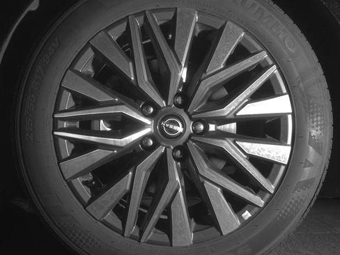 Used 2025 Nissan Altima 2.5 SV image 12