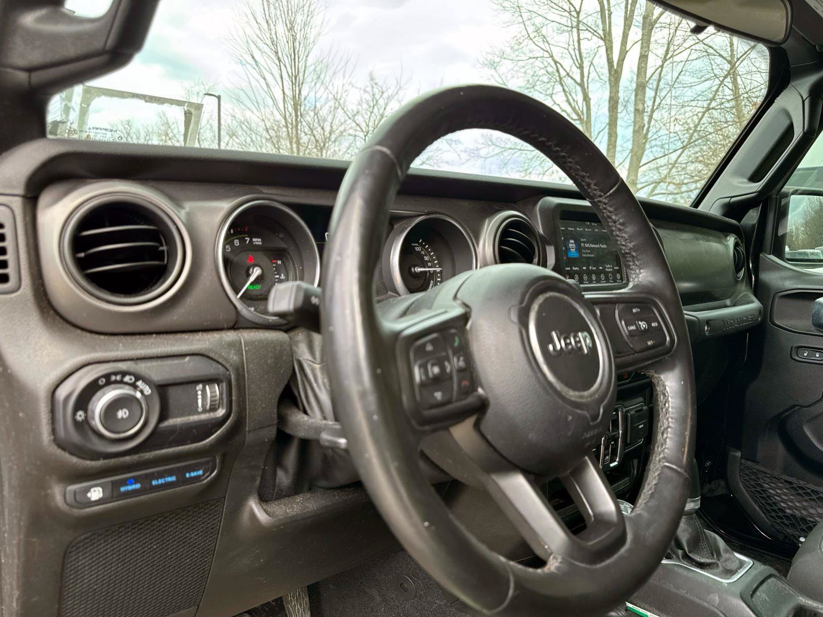 Used 2023 Jeep Wrangler Unlimited w/ Cold Weather Group AWD/4WD image 7