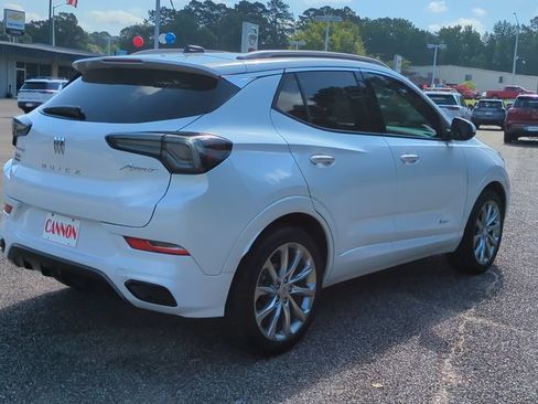 Used 2024 Buick Encore GX Avenir w/ Avenir Convenience Package FWD image 5