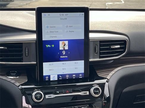 Used 2023 Ford Explorer Limited w/ Limited Technology Package image 17