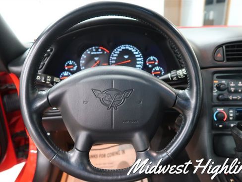Used 2002 Chevrolet Corvette Coupe w/ Preferred Equipment Group2 RWD image 30