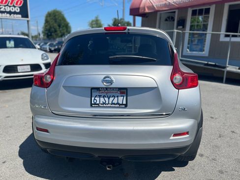 Used 2011 Nissan Juke SL w/ Chrome Pkg FWD image 6