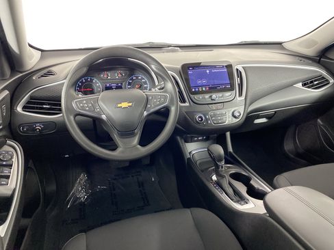 Used 2025 Chevrolet Malibu LT image 36