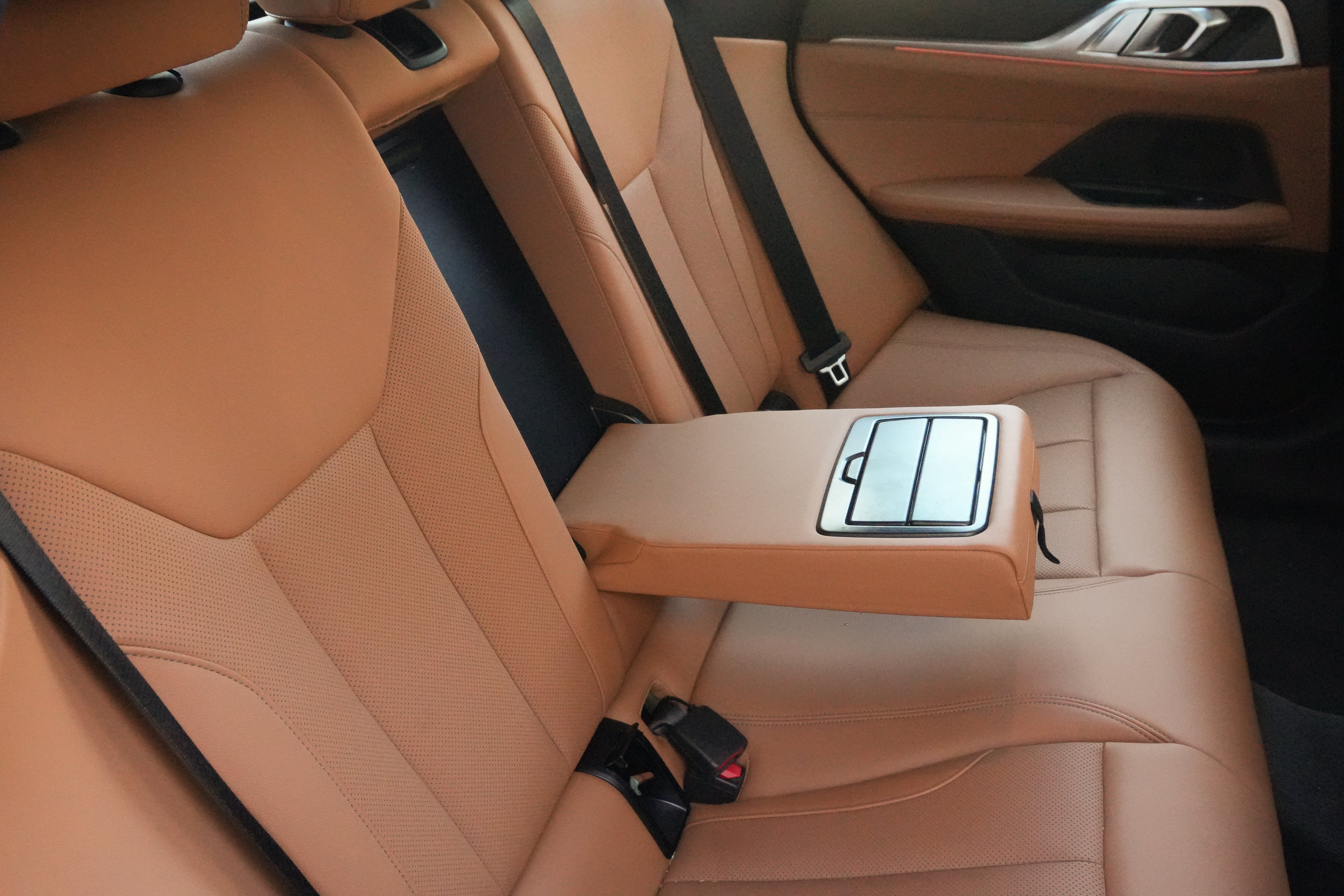 Certified 2024 BMW i4 eDrive35 w/ Premium Package RWD image 32