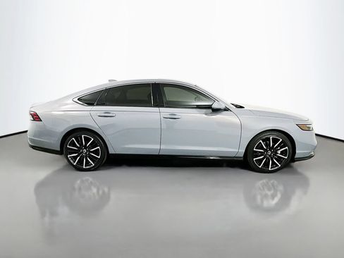 Used 2023 Honda Accord Touring image 4