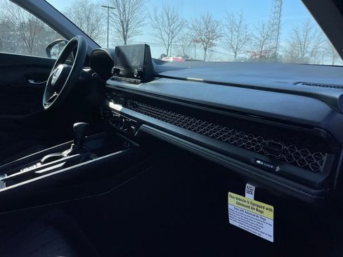 Certified 2025 Honda Accord LX image 32