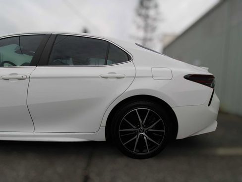 Used 2023 Toyota Camry SE image 11