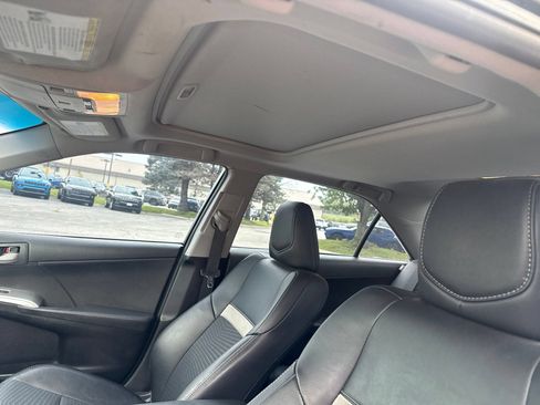 Used 2012 Toyota Camry SE FWD image 13