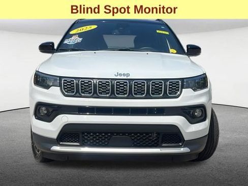 Used 2025 Jeep Compass Limited AWD/4WD image 4