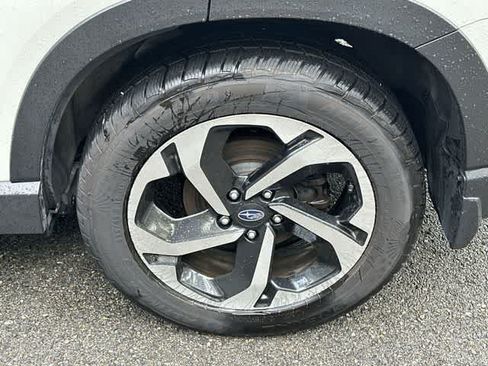 Certified 2024 Subaru Forester Touring AWD/4WD image 5