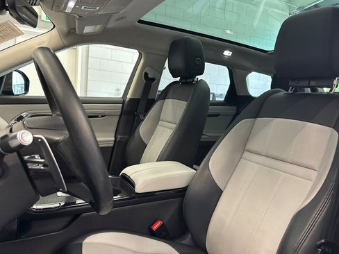 Used 2022 Land Rover Range Rover Evoque R-Dynamic S image 6