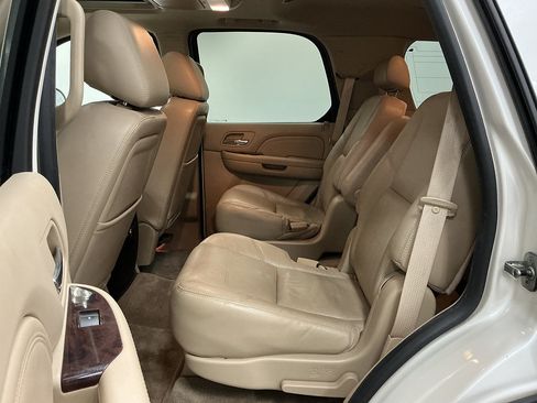Used 2010 Cadillac Escalade Premium AWD/4WD image 21