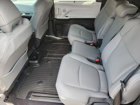 New 2026 Toyota Sienna XLE image 26