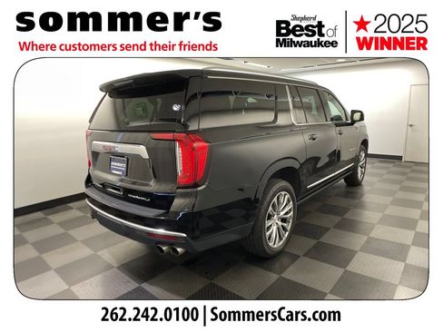 Used 2021 GMC Yukon XL Denali w/ Denali Premium Package AWD/4WD image 5