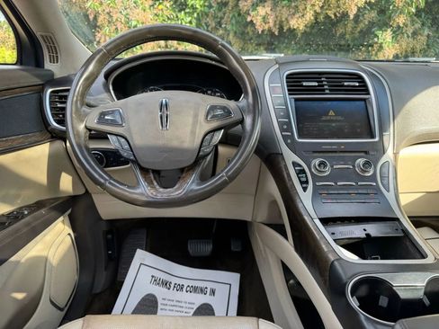Used 2018 Lincoln MKX Reserve w/ Lincoln MKX Climate Package FWD image 9