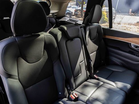 Used 2025 Volvo XC90 B6 Plus image 25