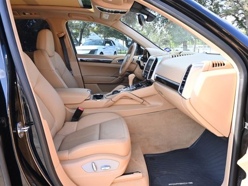 Used 2013 Porsche Cayenne S image 26
