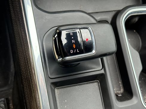 Used 2025 Chevrolet Silverado 1500 LT AWD/4WD image 21