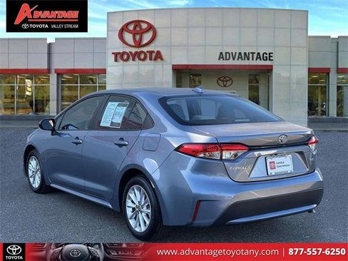 Certified 2022 Toyota Corolla LE w/ LE Convenience Package image 10