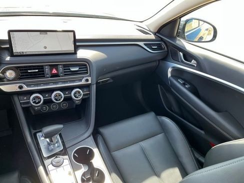 Used 2023 Genesis G70 2.0T image 11