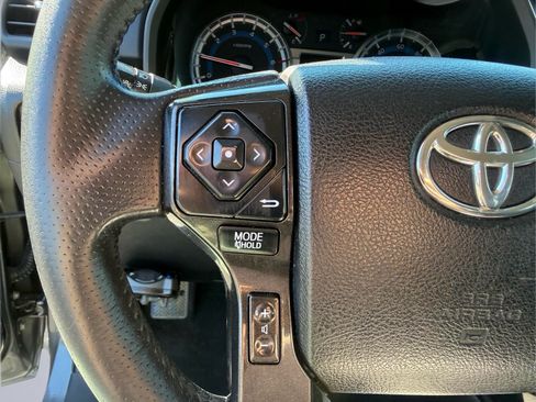 Used 2016 Toyota 4Runner Trail Premium AWD/4WD image 29