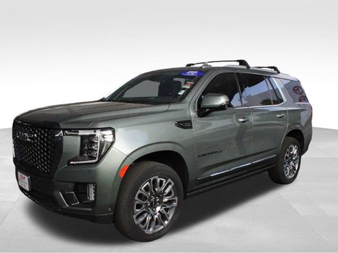 Used 2023 GMC Yukon Denali Ultimate w/ LPO, Floor Liner Package AWD/4WD image 75